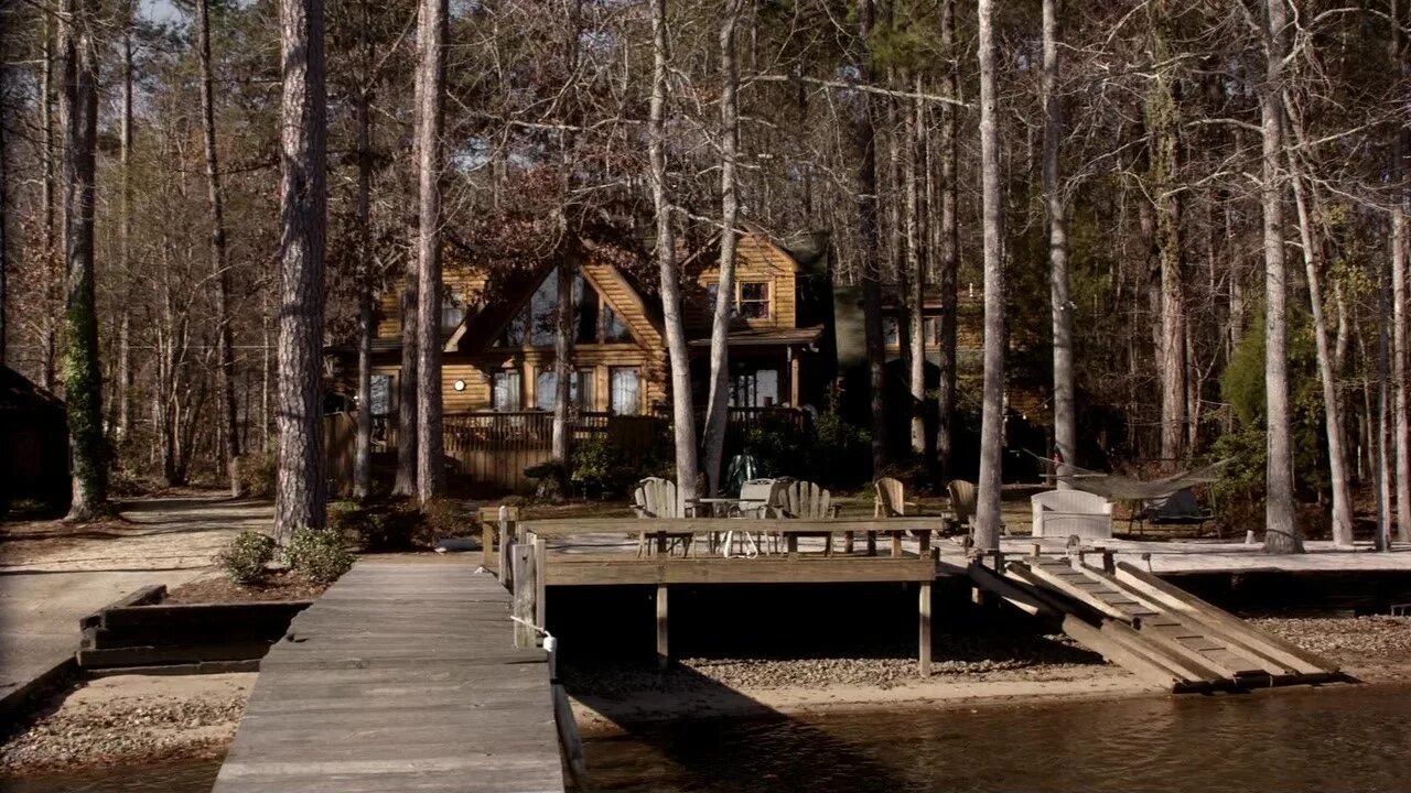 Дом у озера елены гилберт. Серебряные озера фильм. Хутор салокюля карелия. Дом у озера 2006. Где снимали у озера.