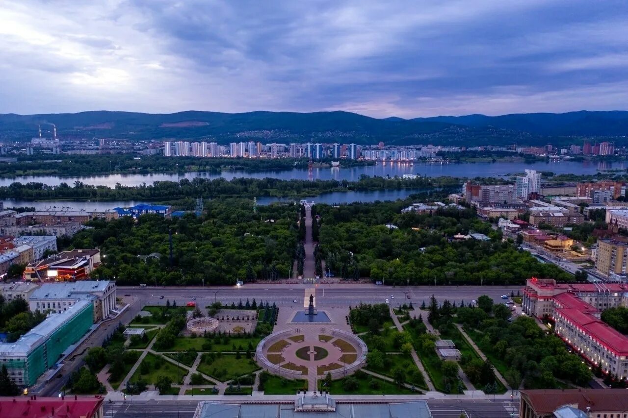 Крас чер. Красноярск центр. Красноярск центр города. Городской округ город Красноярск. Центральный парк Красноярск.