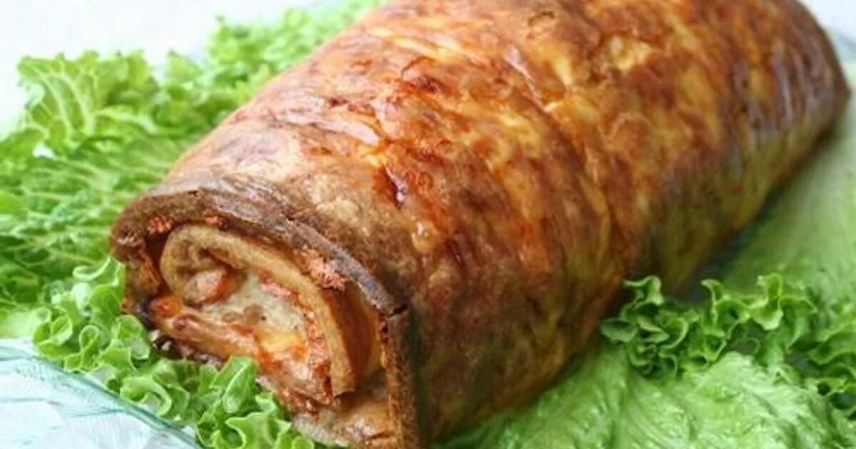 Рулет вареного фарша. Рулет вареного фарша. Рулет полуфабрикат. Мясной рулет с яйцом. Рулет из рубленой массы.
