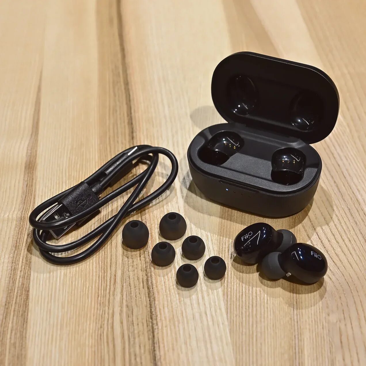 Наушники thomson hed123. Наушники fiio x1. Плеер fiio x1 ii, черный. Fiio fh1. Лучший стационарный hi-res плеер.