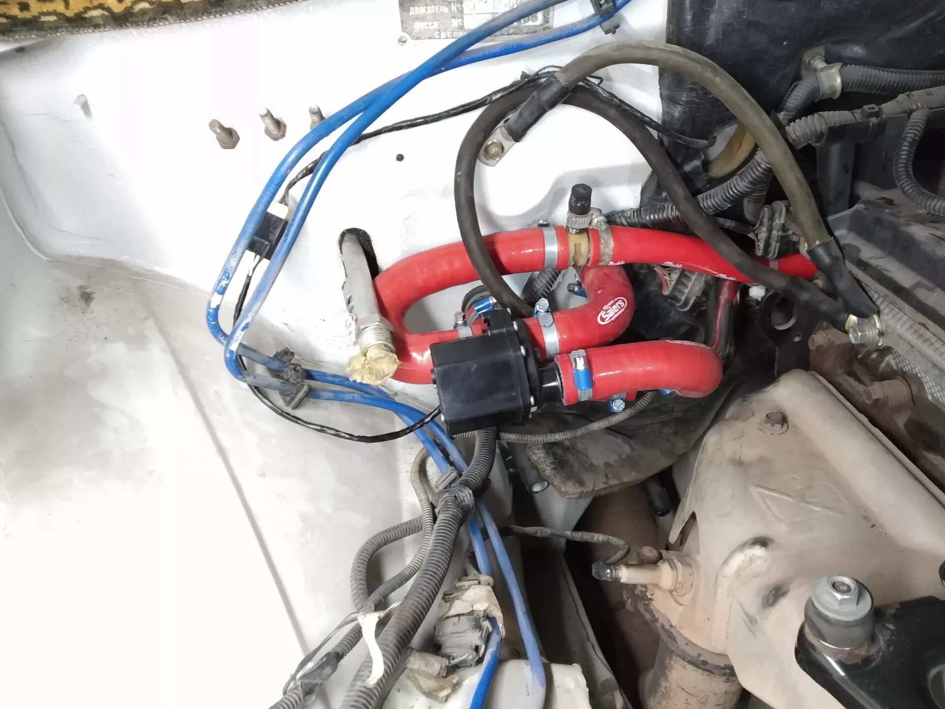 На газели микас 7. Проводка акб газель 402. Редуктор гбо на газель двигатель 402 405. Подключение 406. Охлаждение гбо газель 402.