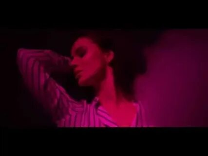 Песня она клялась под луной не предам