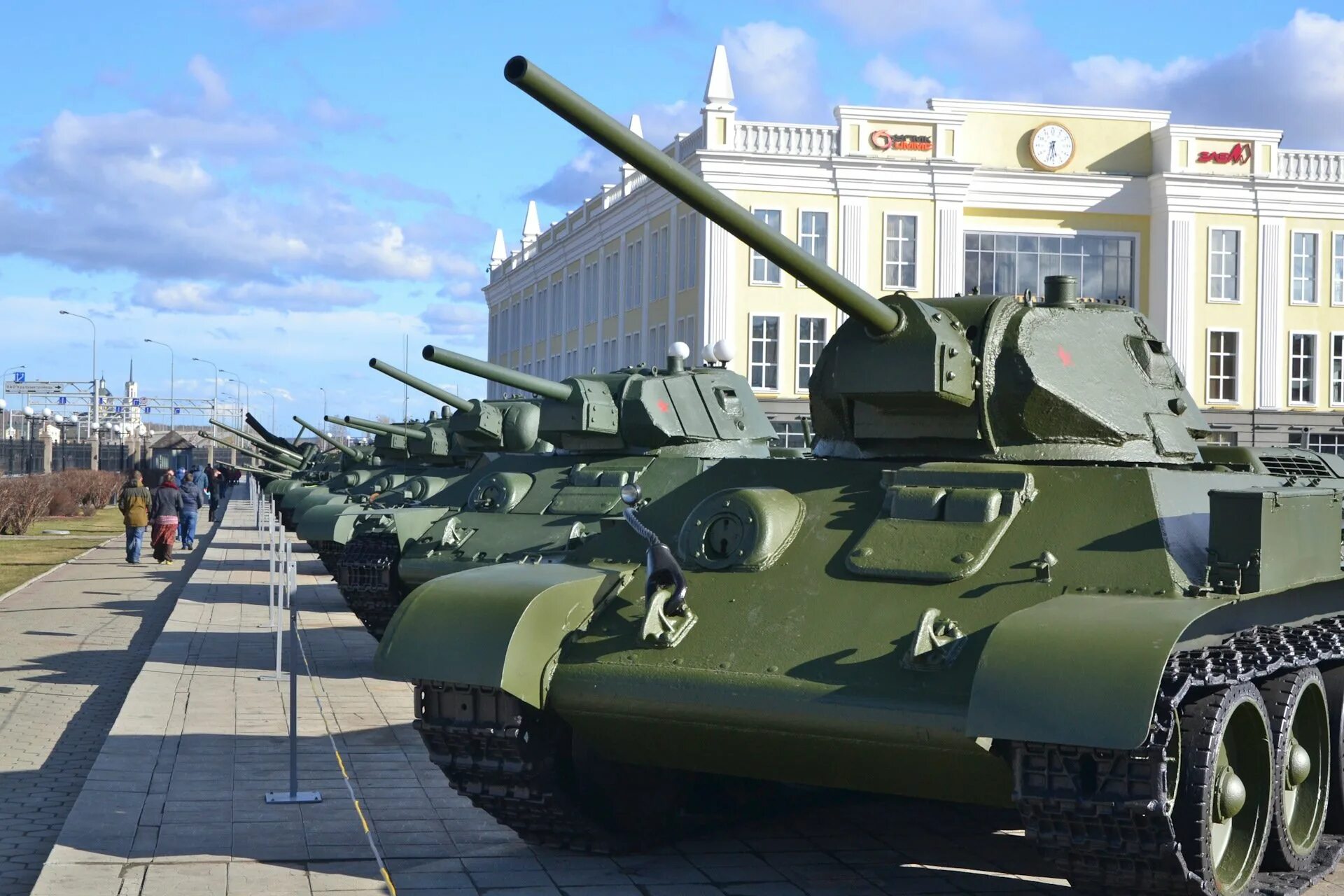 Музей техники войн. Музей угмк в верхней пышме. Музей техника вадима задорожного. Музей техники войн. Музей угмк в верхней пышме.
