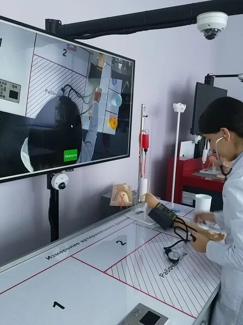 Интерактивный программно аппаратный комплекс стационарный. Класс медицинского оборудования. медкласс оборудование. оборудование для медицинских классов. аппаратно программный комплекс для мед кабинета.