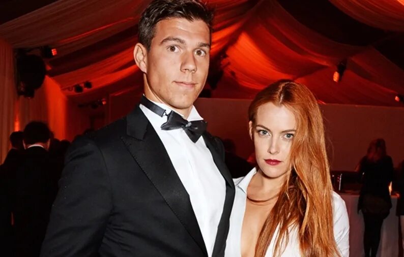 Бен смит-петерсен безумный макс. Бен смит-петерсен и райли кио. Беном смитом-петерсеном. Бен смит петерсон каскадер. Бен смит-петерсен и райли кио.