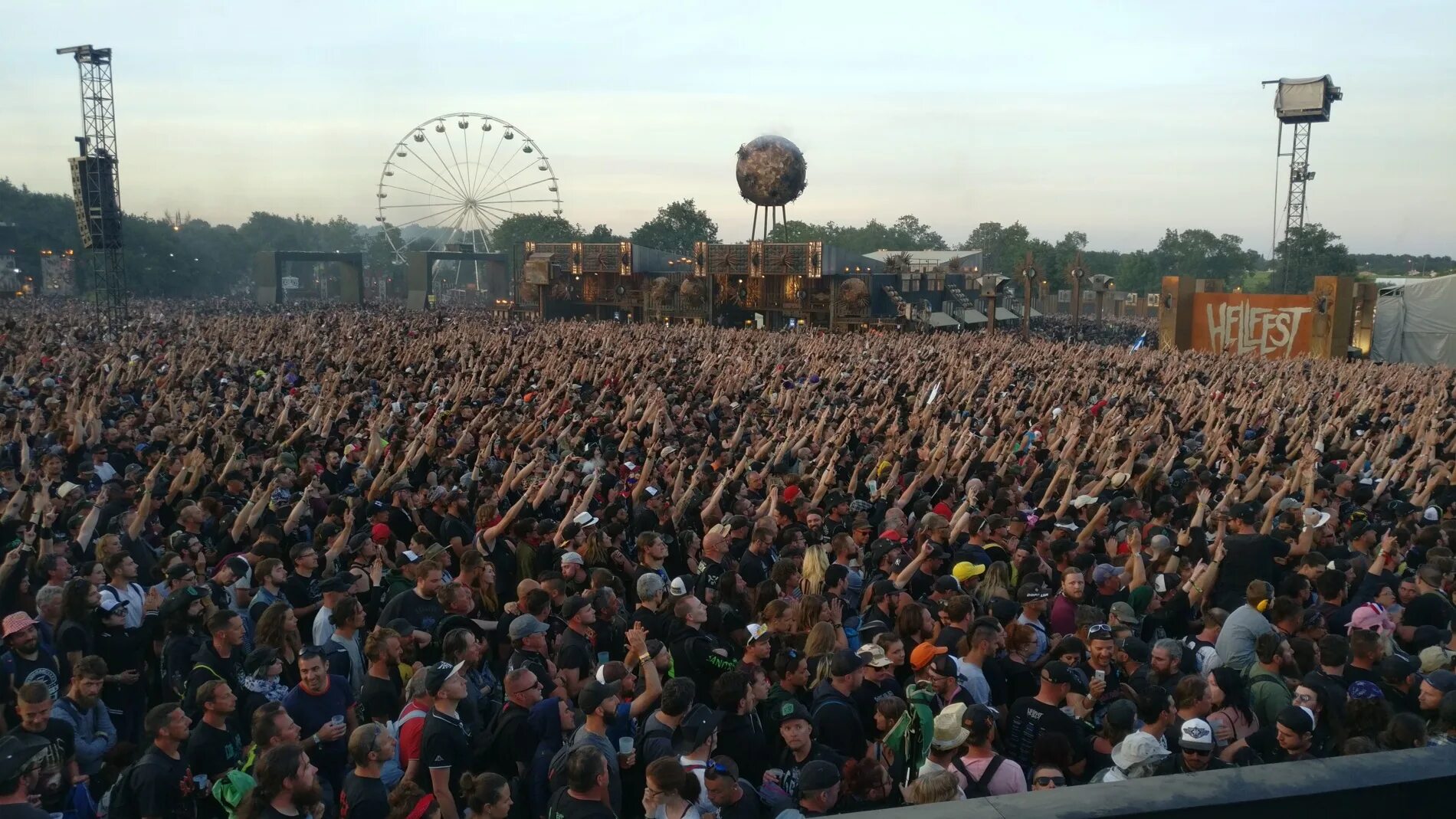 Open air 2. Хеллфест 2025. hellfest open air. hellfest 2025. рок фестиваль опен эйр.