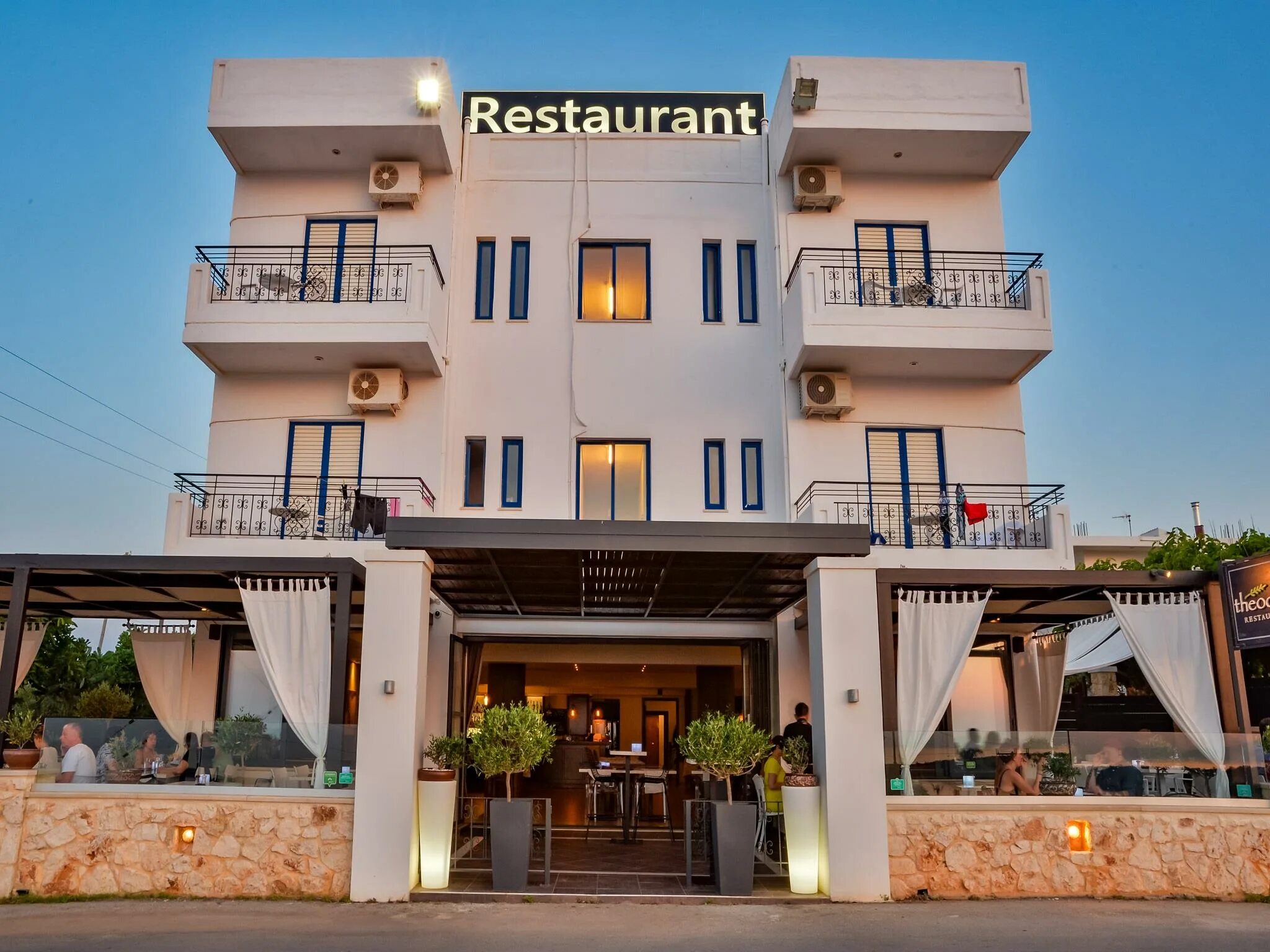 Alexius hotels. Отель alexius beach hotel. отель alexius beach hotel бар. отель алексис пенза. отель alexius beach hotel фото.