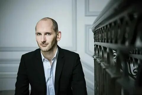 Erwin creed. Квентин биш бойс. Квентин биш бойс. Квентин коста. Квентин биш бойс.