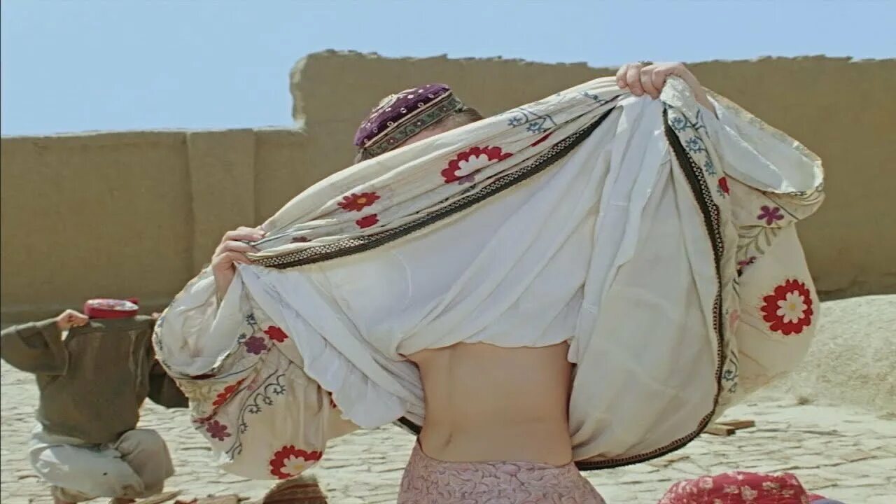 Белое солнце пустыни Абдулла Гюльчатай. Гюльчатай белое солнце пустыни актриса. Господин назначил меня женой