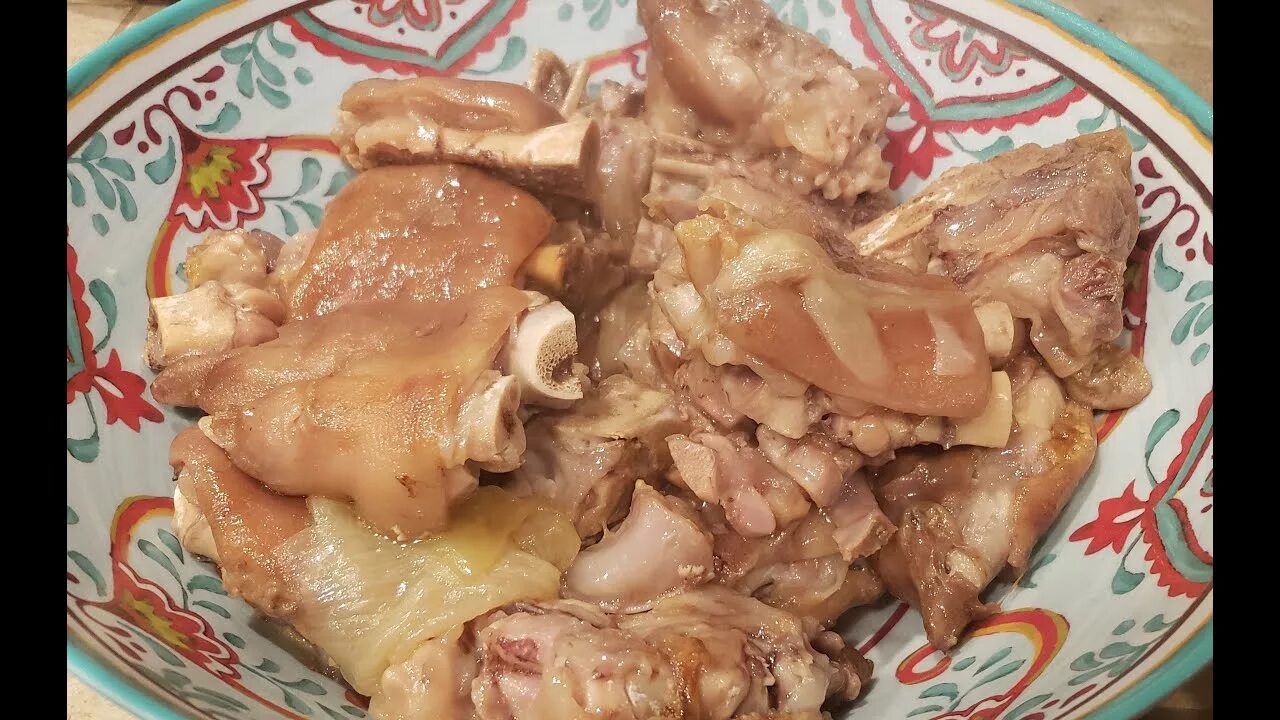 Куриные и свиные ножки. Свиные ножки в мультиварке. армянское блюдо из свиных ножек.