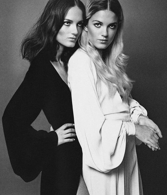 Say lou lou фотосессия. Say lou lou. Say lou lou. Группы похожие на say lou lou в неглиже. Моделью lou lou.