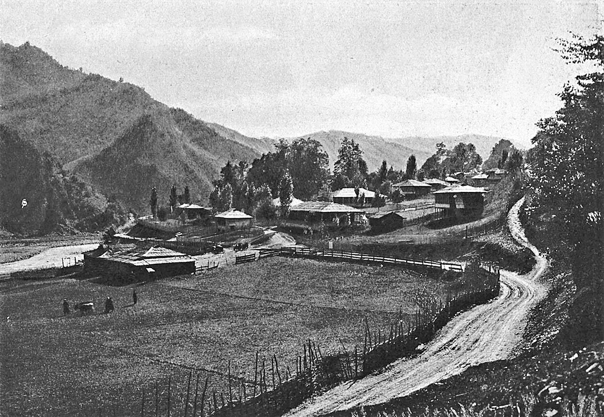 Село Багдади Грузия. Село Багдади Кутаисской губернии. Село Багдади Кутаисской губернии дом Маяковского. Село Багдади Родина в в Маяковского. Село багдади