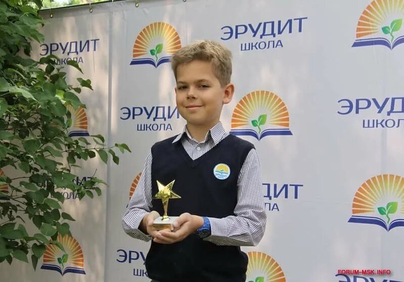 Медаль эрудит. Эмблема на интеллектуальную игру. Эрудит. Эрудит рисунок. Трек эрудит.