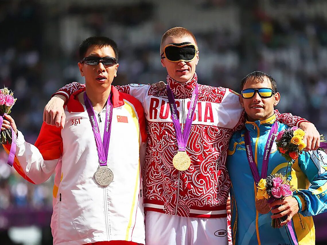 Чемпионы паралимпийских игр. Даниэль Диас параолимпиец. Незрячие спортсмены.