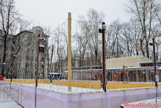 Каток баумана купить билет. Парк Баумана каток. Сад имени Баумана каток. Парк имени Баумана каток. Каток в саду им Баумана.