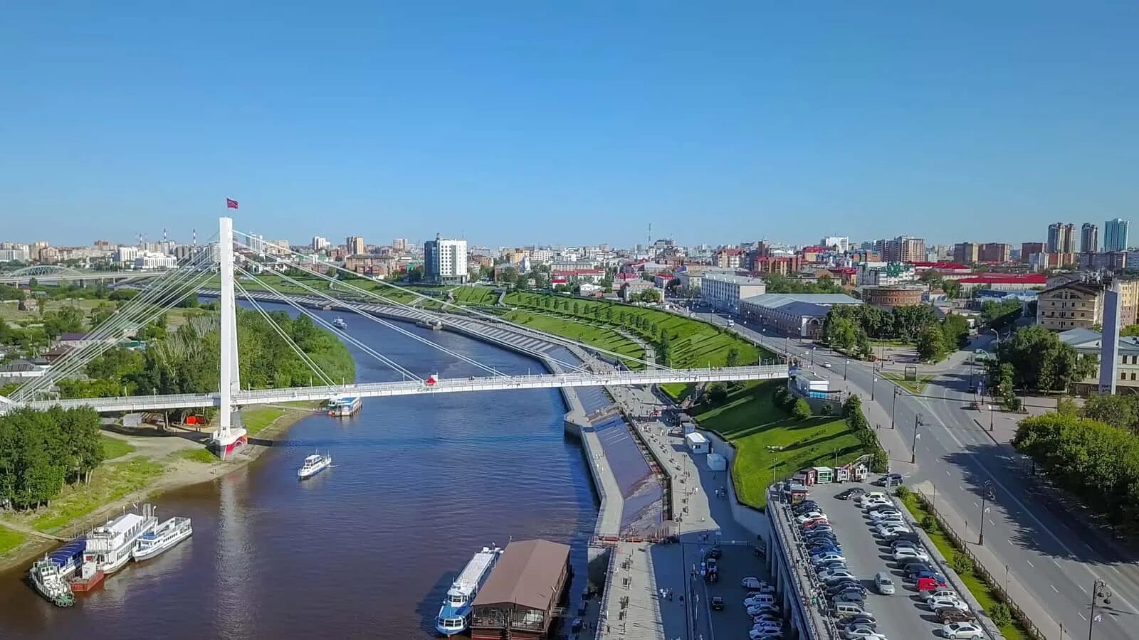 Тюмень центр города. Набережная тюмень 2022. Реку тура мост влюбленных. Тюмень фото 2024. Тюмень фото 2022.