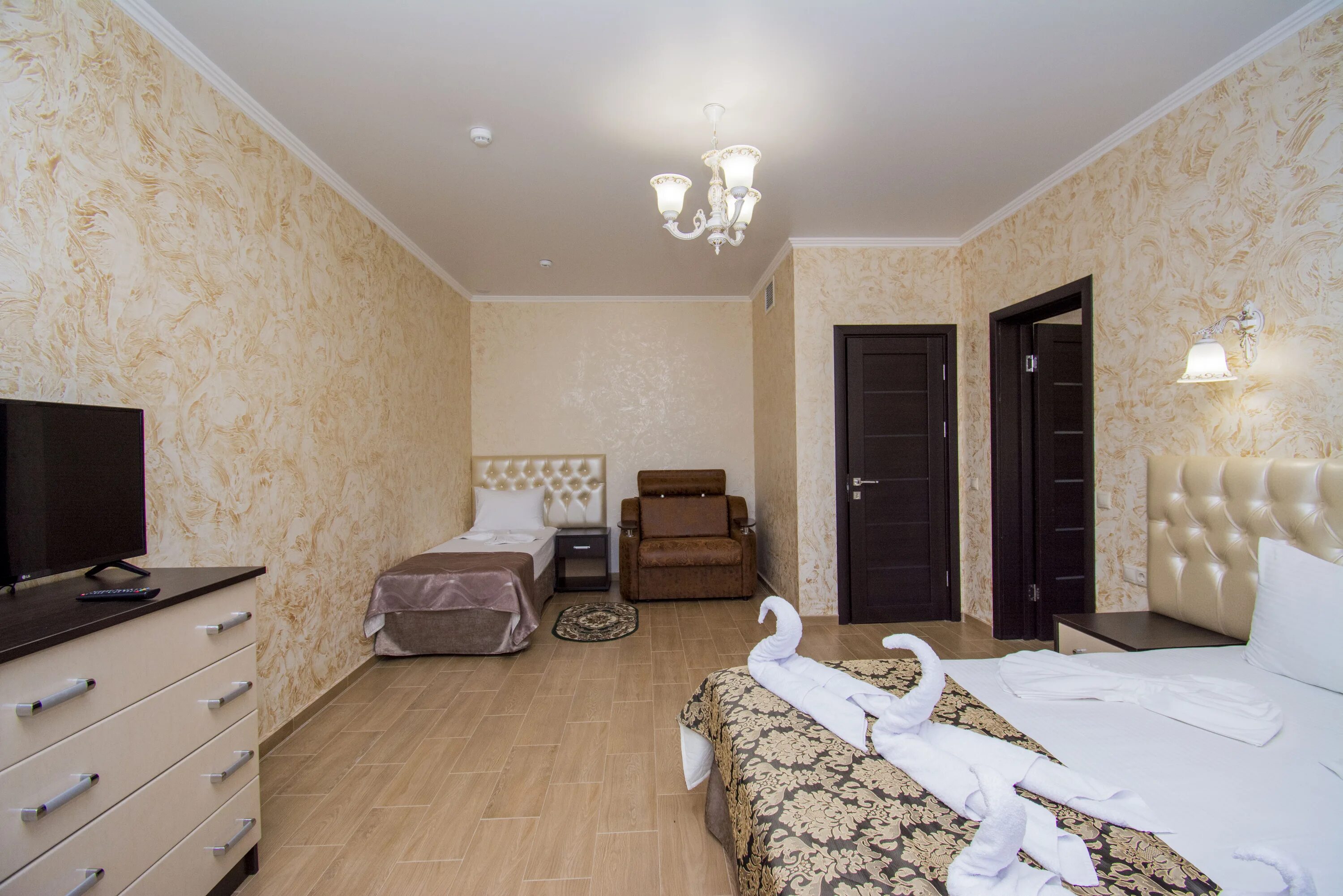 отель гранд ной пляхо. отель grand noy 4*. отель golden house пляхо. отель гранд ной новомихайловский фото. отель гранд ной пляхо.