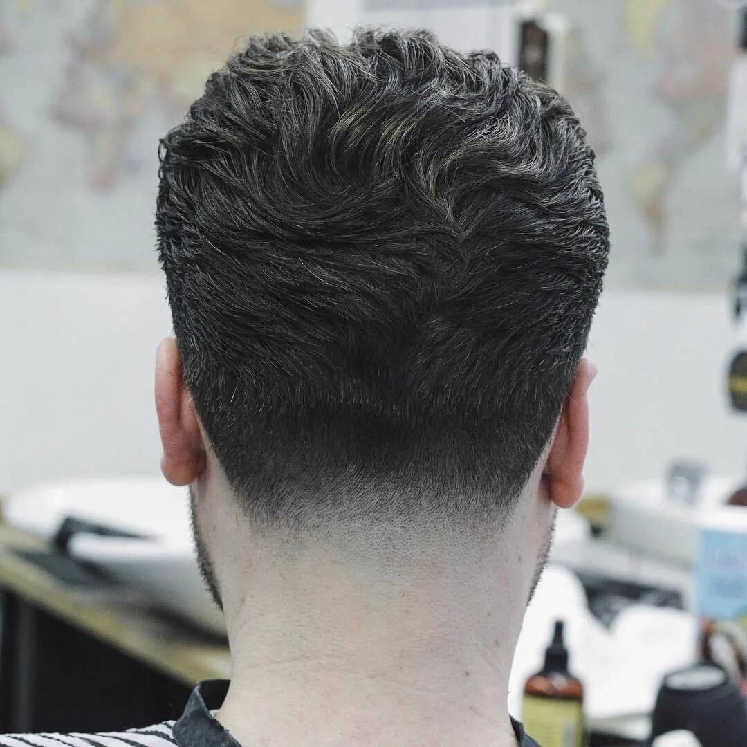 Low taper fade. Тэйпер фэйд. Taper Fade стрижка. Фейд 2021. Тейпер фейд стрижка мужская.