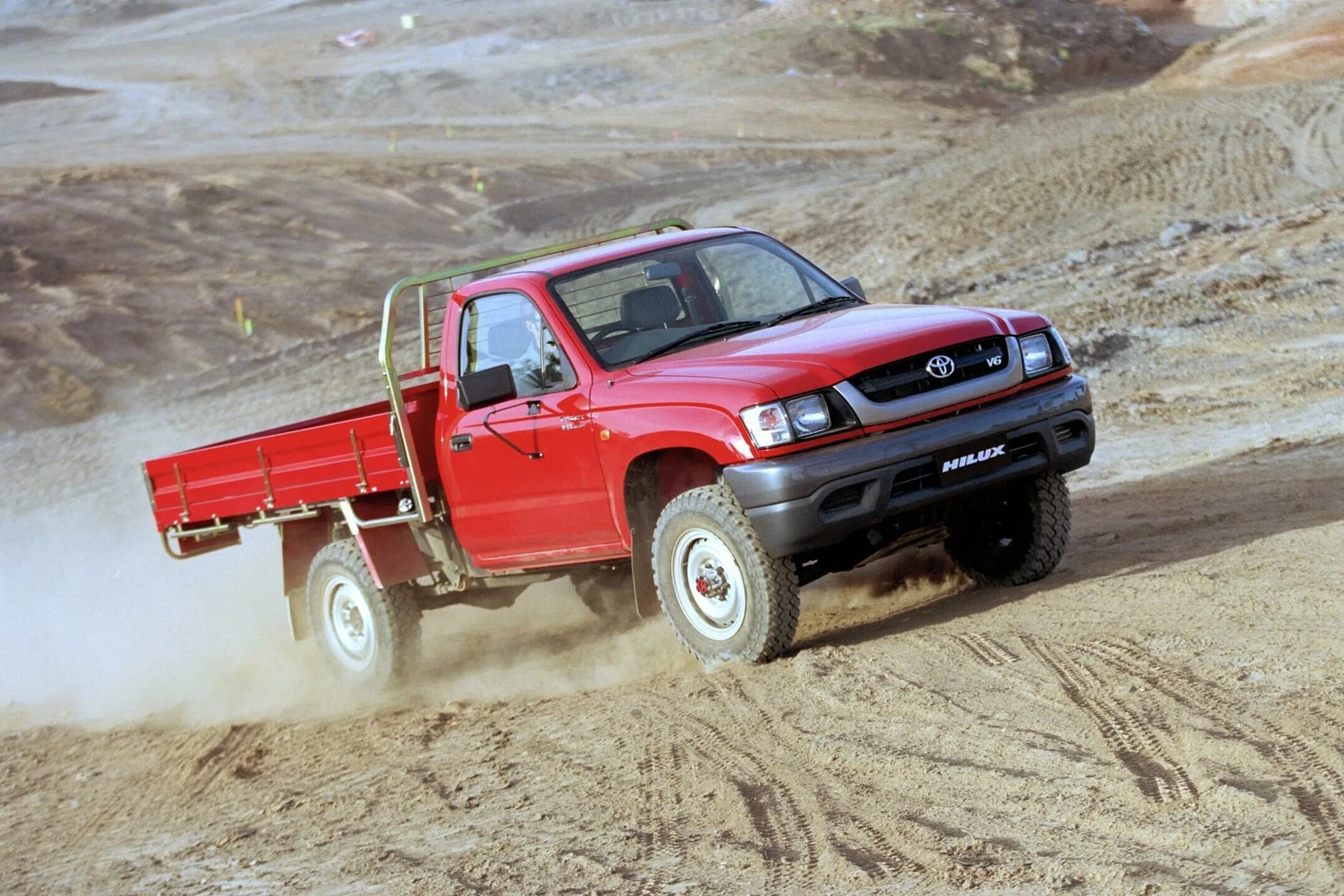 Дром продажа пикапов. Toyota Hilux 2001. Toyota Hilux 4*4. Toyota Hilux Single Cab. Тойота Хайлюкс 1 поколения.