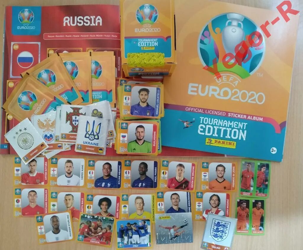 Евро наклейка. Panini наклейки евро 2020. Евро 2020 альбом Panini. Журнал Панини евро 2020. Наклейки UEFA Euro 2020.