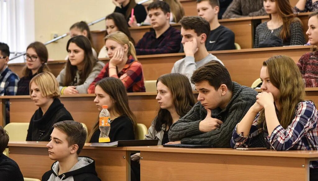 Л з в университете. Пары в университете. пары в универе. студенты на паре. лекция на паре.