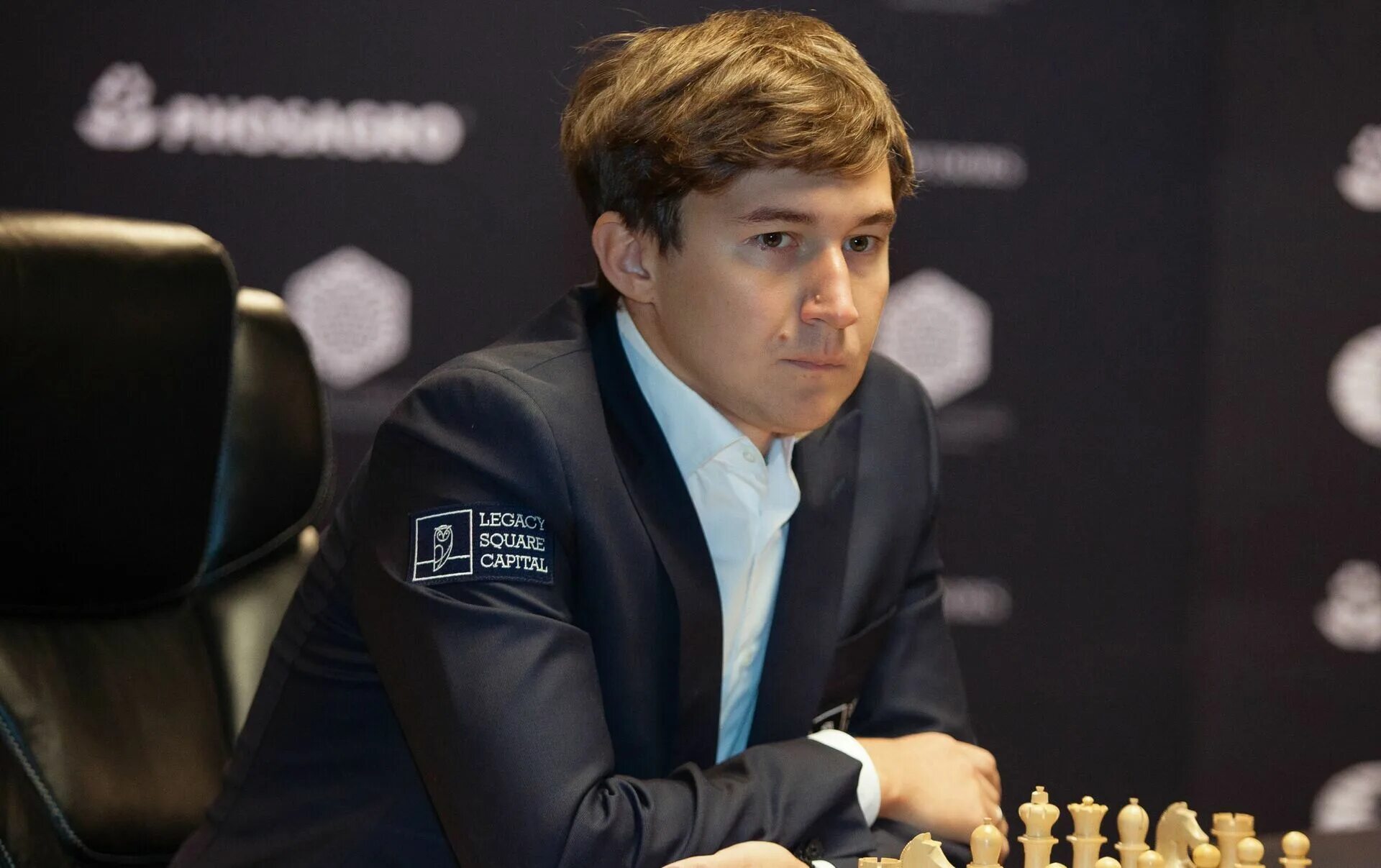 Шахматы непомнящий карякин. Корякин шахматист. Корякин шахматист. Корякин шахматист. Карякин 2022.