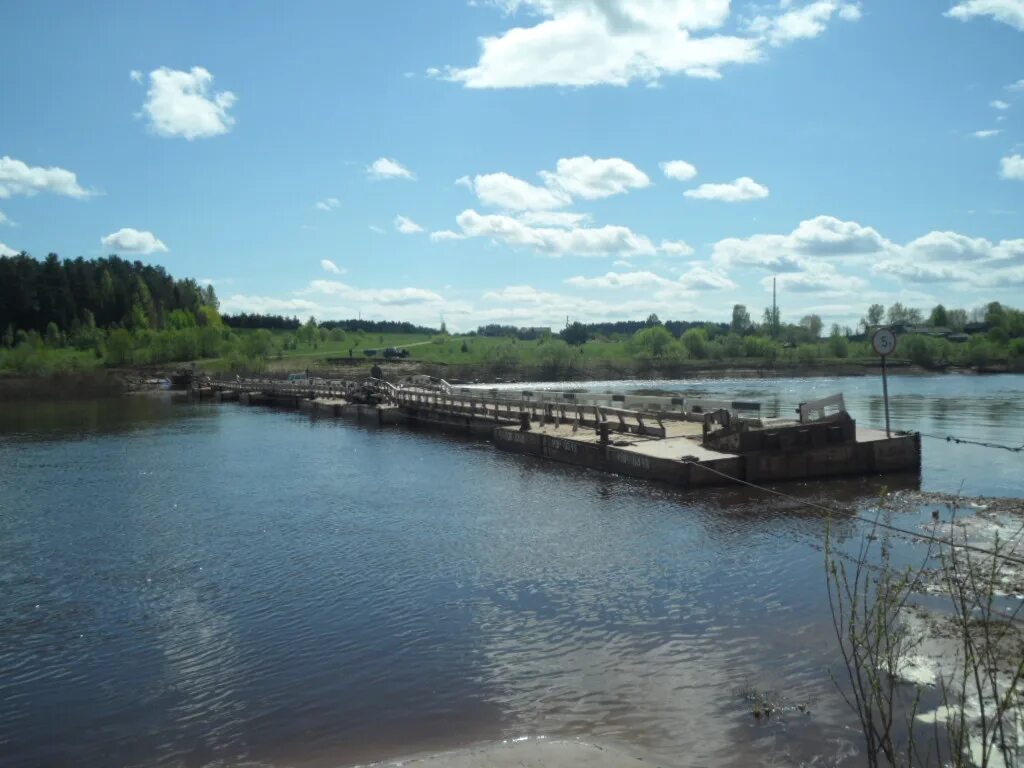 Уровень воды в ветлуге шарья на сегодня. Мост город Ветлуга. Понтонный мост город Ветлуга. Переправа на реке Ветлуга. Мост Ветлуга Понтонный Марьинский.