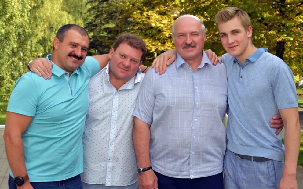 Дети лукашенко фото. Семья Лукашенко. Три сына Лукашенко.