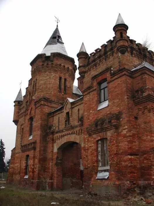 Васильевский замок (Щербатовский или Герценовский), Кубинка - "Кусочек викториан
