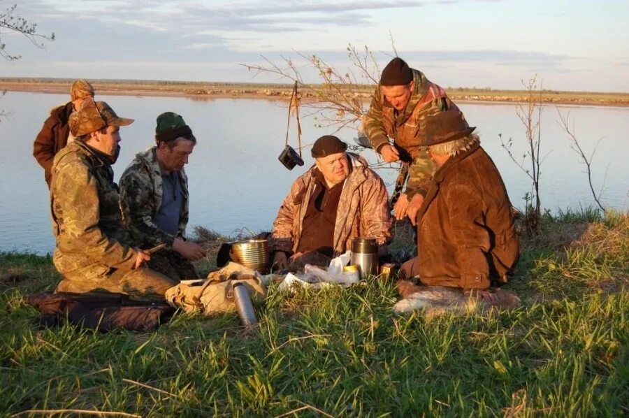 лето рыбалка. летняя рыбалка. природа рыбалка. удочка для рыбалки. романтика рыбалки.