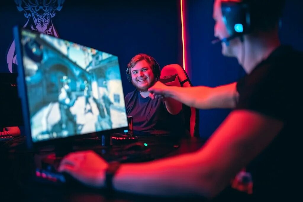 Компьютерный клуб томск. Кибер томск. Кибер томск. Т арена томск. Киберспорт томск.