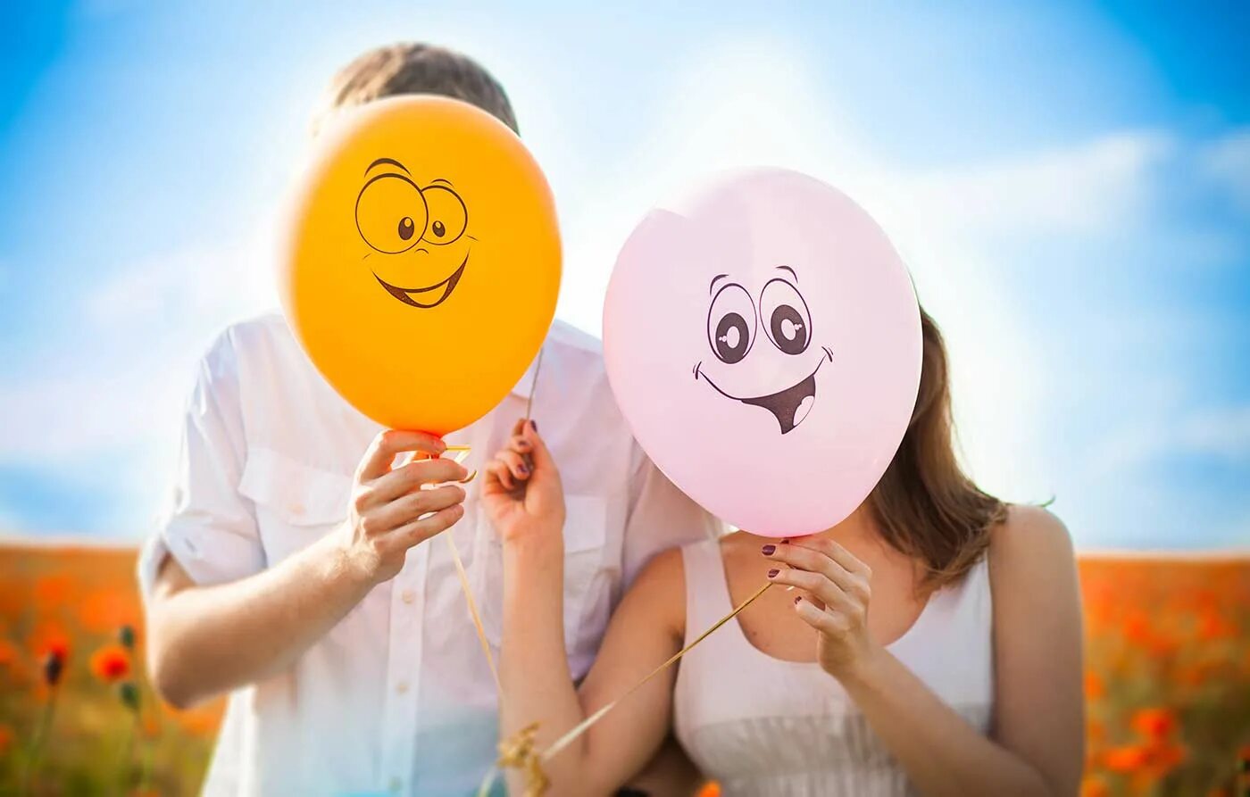 Воздушный шар с улыбкой. Воздушный шарик с улыбкой. Шарик улыбается. Воздушный шар Смайл.