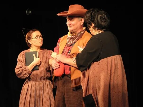 Баба шанель спектакль вологда. Шалом театр афиша. Театр шалом. Театр шалом репертуар. Театр на счастливой нижний новгород гаджеты.