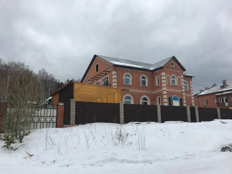 Авито златоуст недвижимость таунхаус в златоусте на гагарина. Авито златоуст коттеджи. Посёлок пушкинский златоуст коттеджи. Дом 750 кв. Балашиха челябинская область поселок.