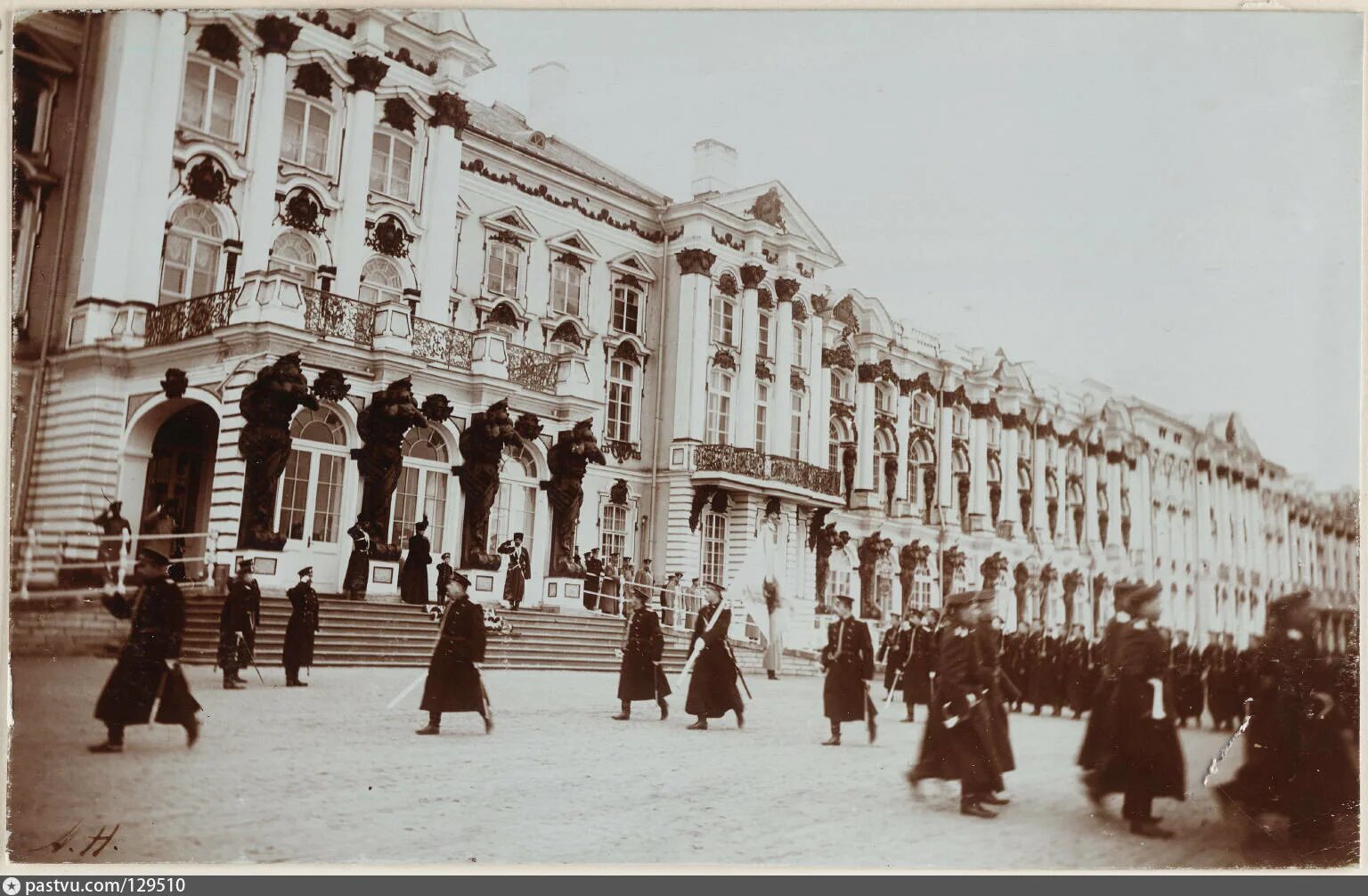 Царское село в 1910. Екатерининский дворец в Царском селе до революции. Царское село 1870. Время дореволюционной россии