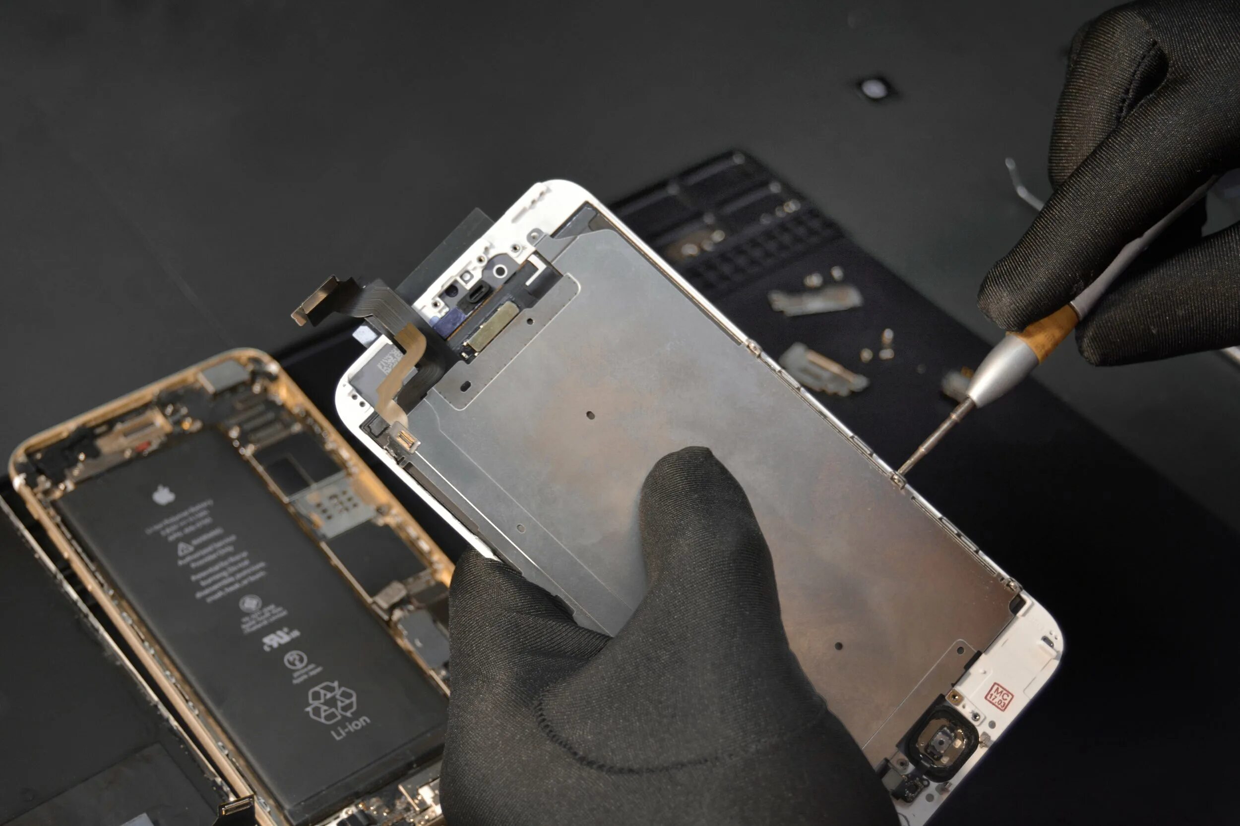 Ремонт iphone. Iphone Repair. Починка айфона. Починка дисплея телефона. Замена мобильного телефона