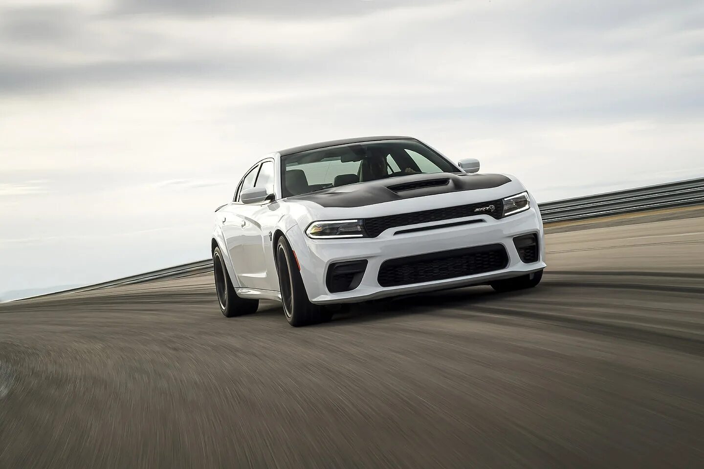 Додж 2025. Додж чарджер 2025. dodge charger hellcat 2025. dodge charger srt hellcat redeye 2025. dodge charger srt 2025.