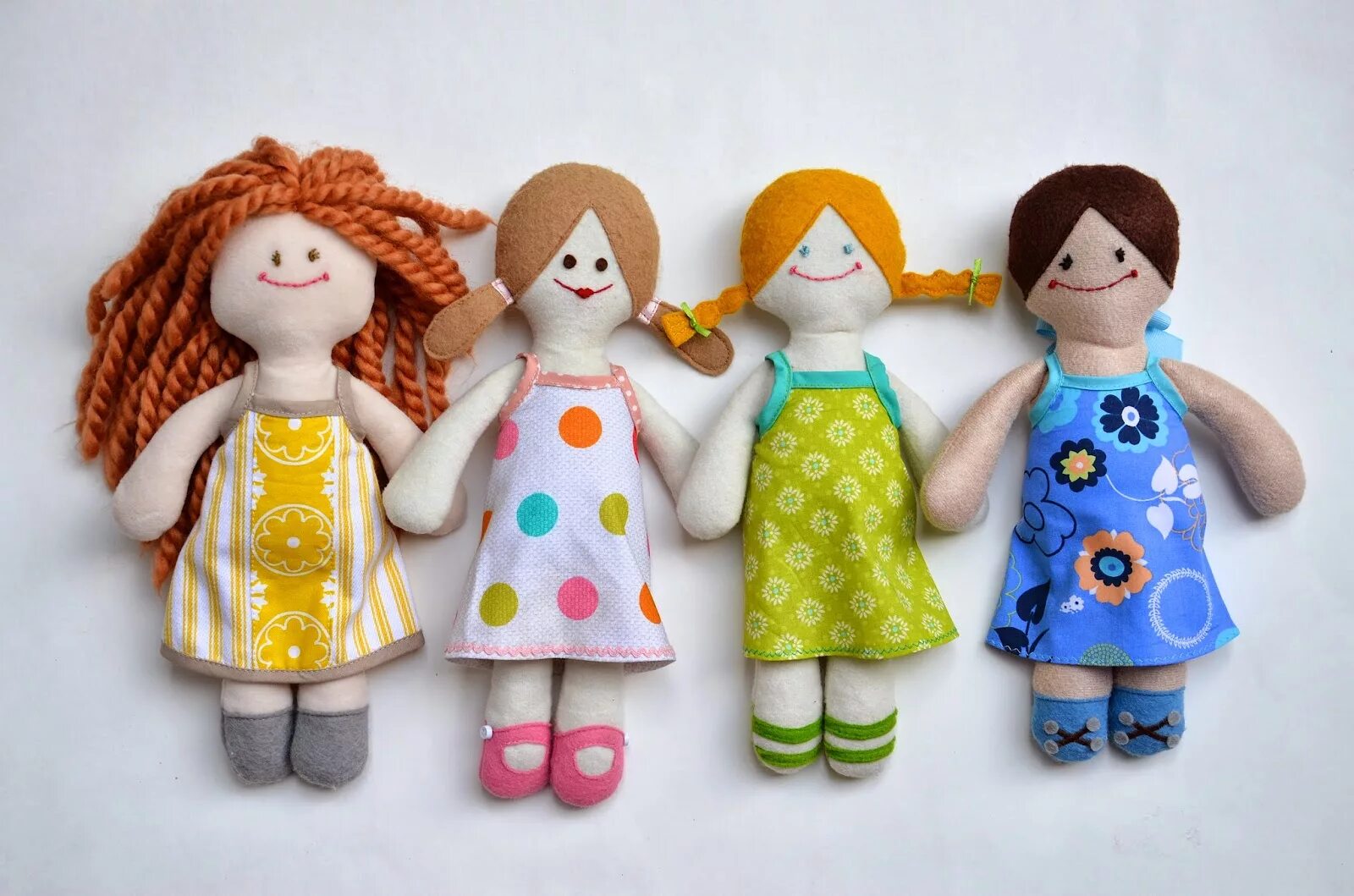 Интерьерная кукла. Куколка из тряпочек. Кукла из материала. Кукла из бросового материала. Кукла из подручных материалов.