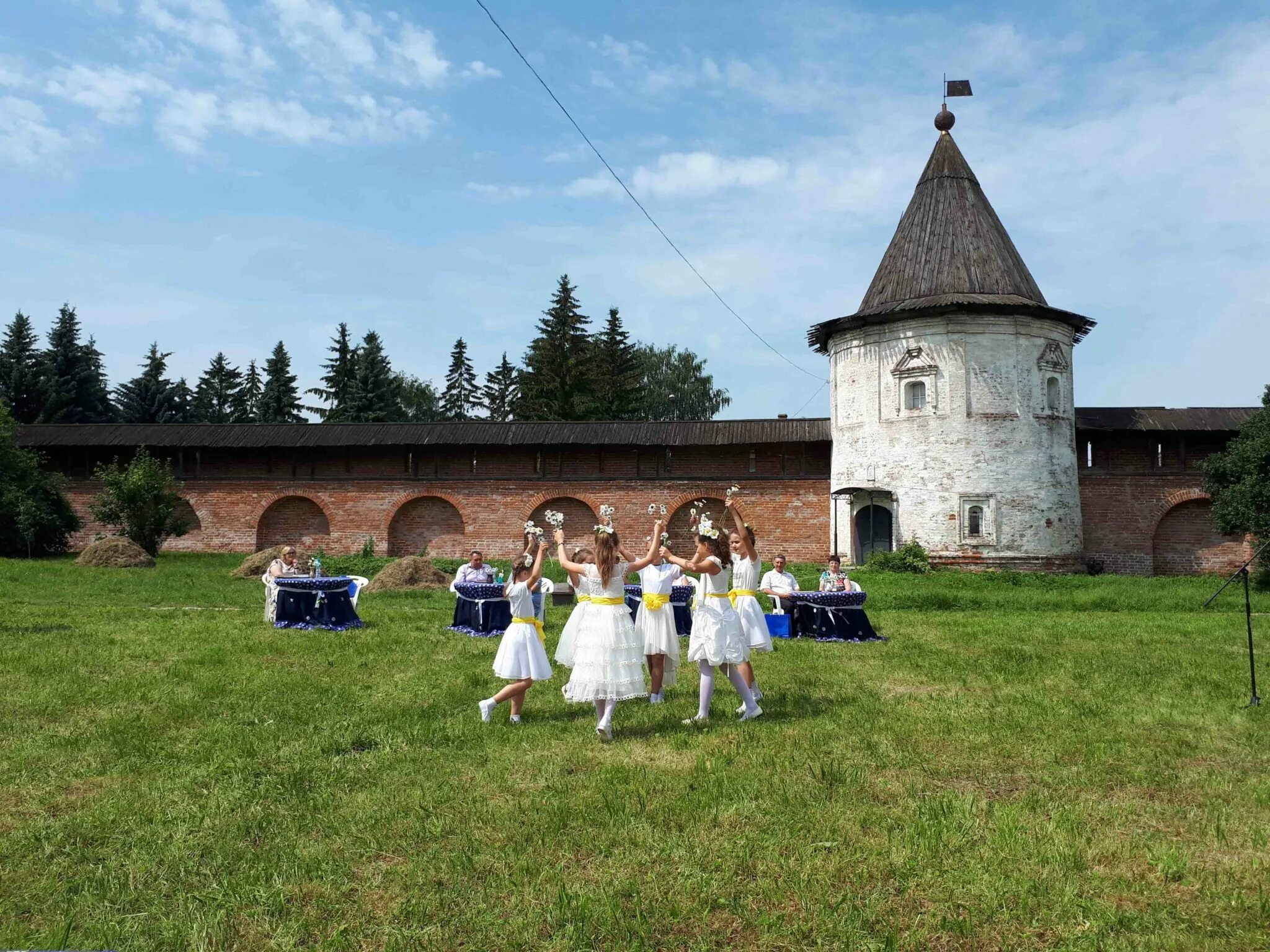 Юрьев польский известия в контакте честные подслушано. День семьи любви и верности в Юрьев польском. Юрьев-польский. Юрьев польский музей директор. Праздник в Юрьев польском.