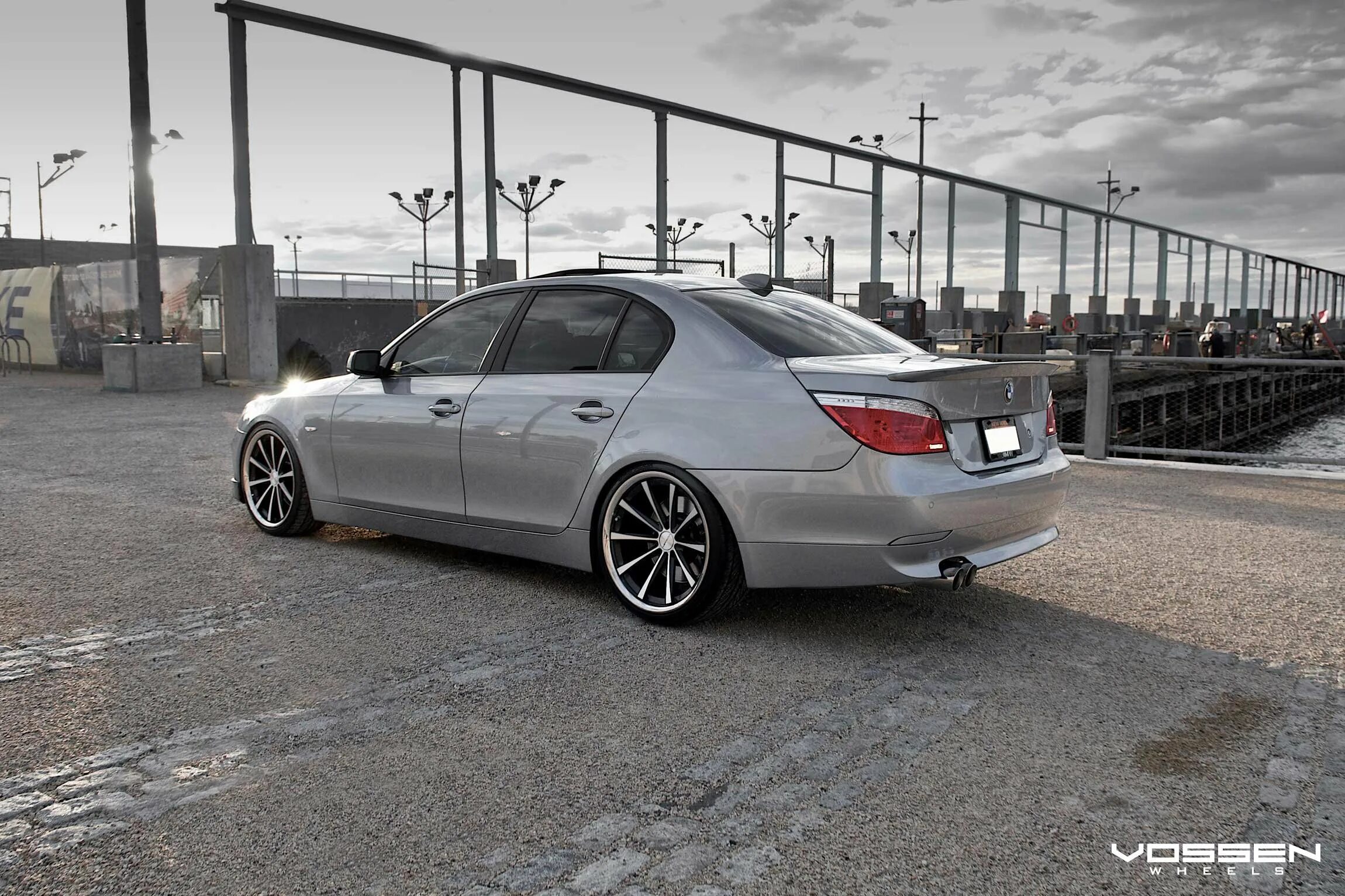 Ет 20 на бмв е60. Е60 r19. Колеса на бмв е60. Бмв е60 на дисках р19. Ет 20 на бмв е60.