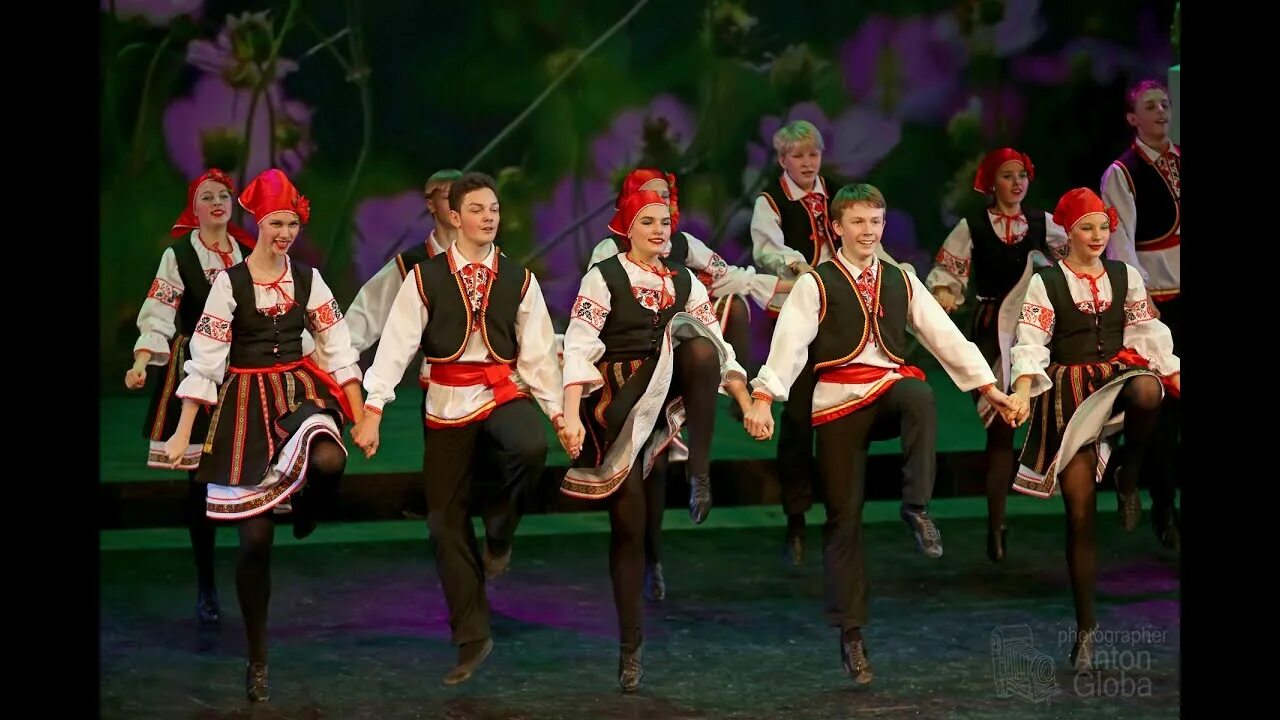 Ансамбль малинада. Костромской фольклорный ансамбль сендега. Рок граница. Граница группа. Фольклорный ансамбль венец кострома метелица.