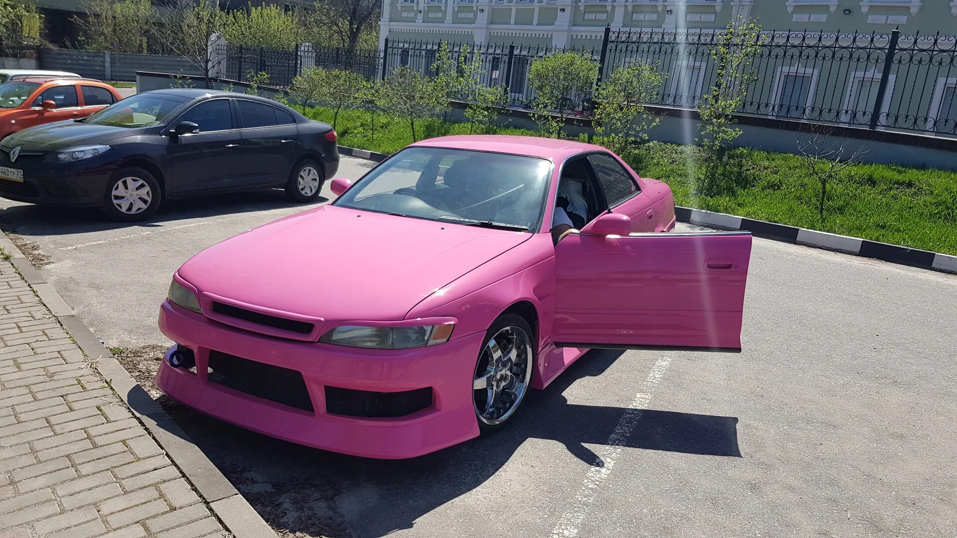 Розовым 2 разбор. Toyota Mark 2 90 розовый.