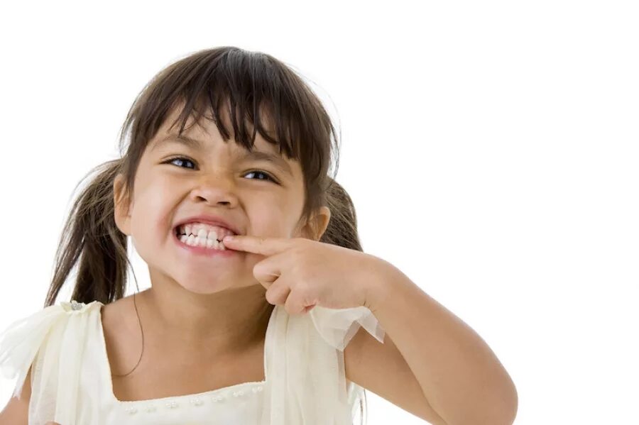 Дети скит. Ребенок 2 года скрипит зубами ночью. Дети скит. Ребёнок скрипит зубами ночью во сне. Ребёнок скрипит зубами во сне причины.