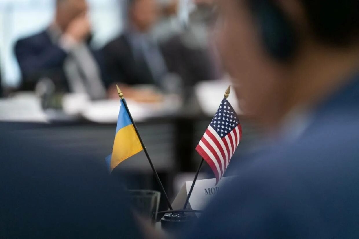 Сша и украина дружба. Сша украина война. Сша украина. Рука украина. Сша украина.