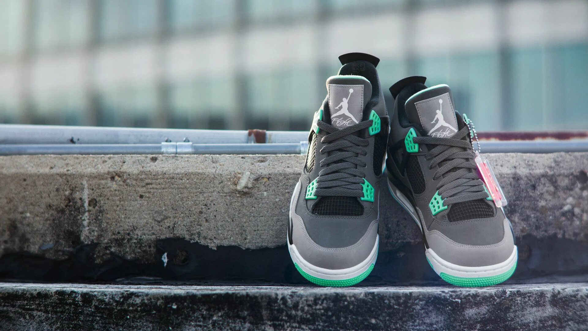 Nike Air Jordan 4 зеленые. Air Jordan 4. Air Jordan 4 Green. Кроссовки фон.