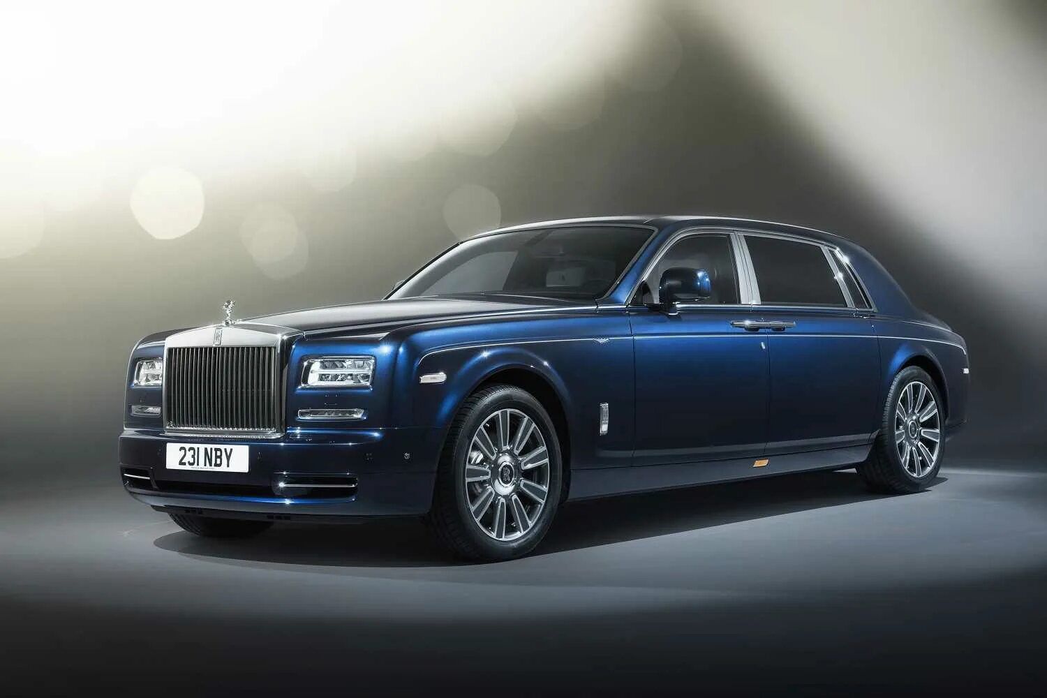 Автомобиль rolls royce. Роллс Ройс Фантом 2017. Роллс Ройс Фантом 2016. Rolls-Royce Phantom (VII). Роллс Ройс 2015.