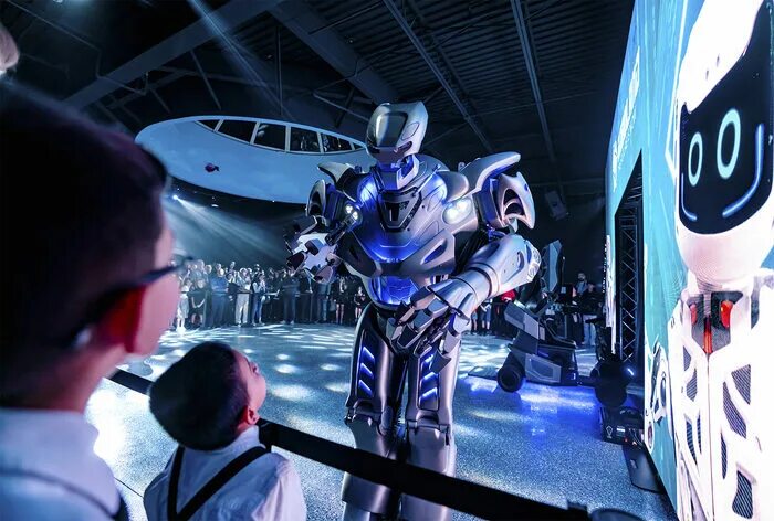 Робот Титан. Робот Rental. Блэкпоинт робот Титан. Искусственный интеллект и горы. Robot show
