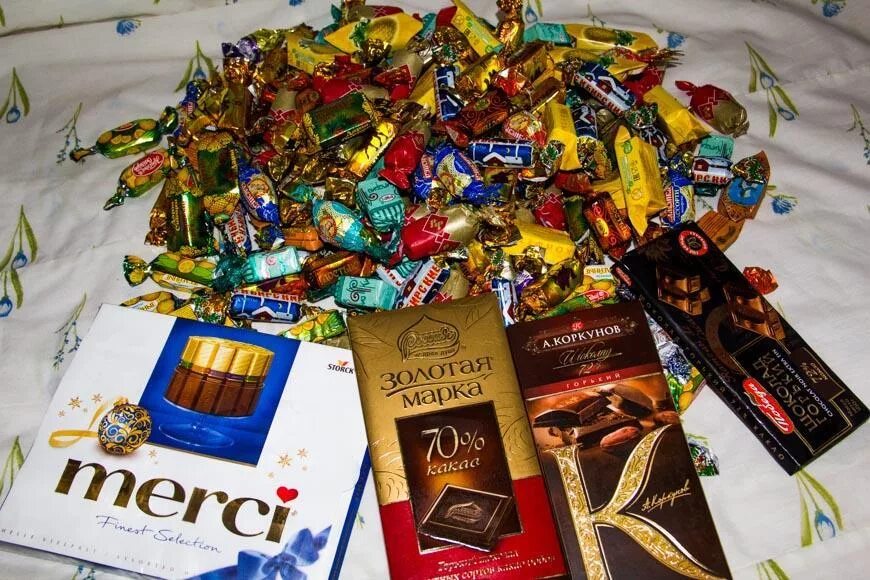 Много шоколадок и конфеток. Фрукты тайланда на деревьях. 7 eleven магазин тайланд. Тайланд пхукет рынок. Экзотический фрукт паттайя.