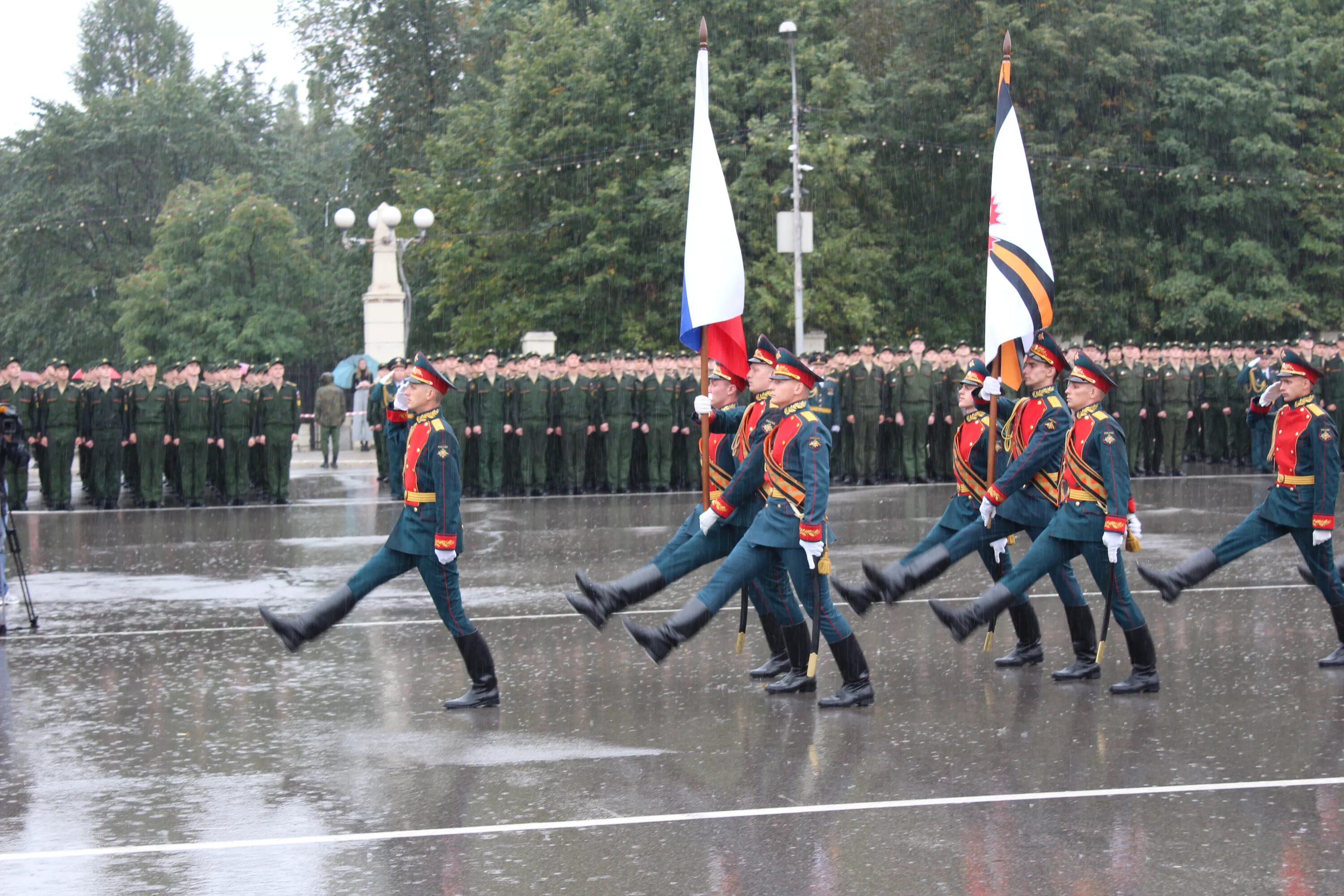 Вурэ череповец. Курсанты череповецкого военного училища. череповецкий военный университет радиоэлектроники знаменная группа. курсанты череповец.