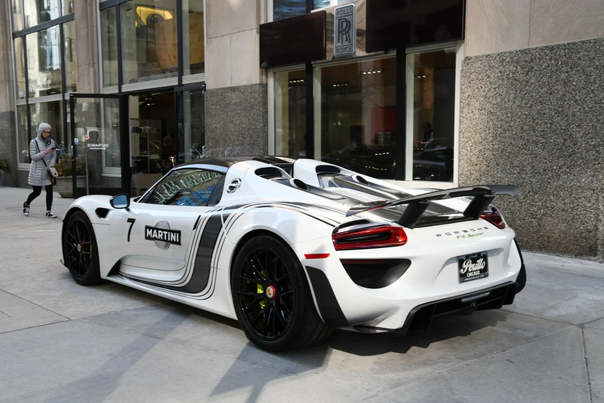 Porsche 918 цены. Порше 918 Spyder. Порше 918 Спайдер 2022. Порше 918 стенс. Porsche Spyder 918 Price.